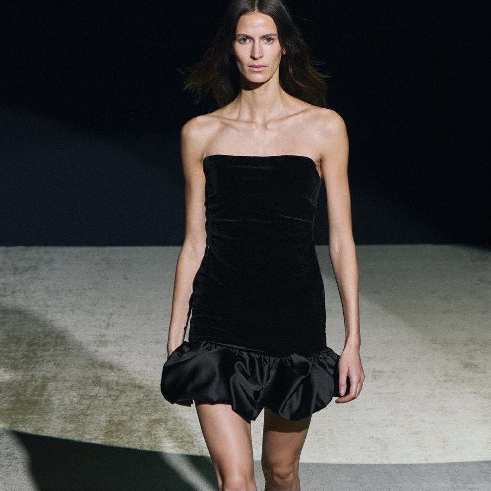 Zara black bubble hem mini dress med Nwt